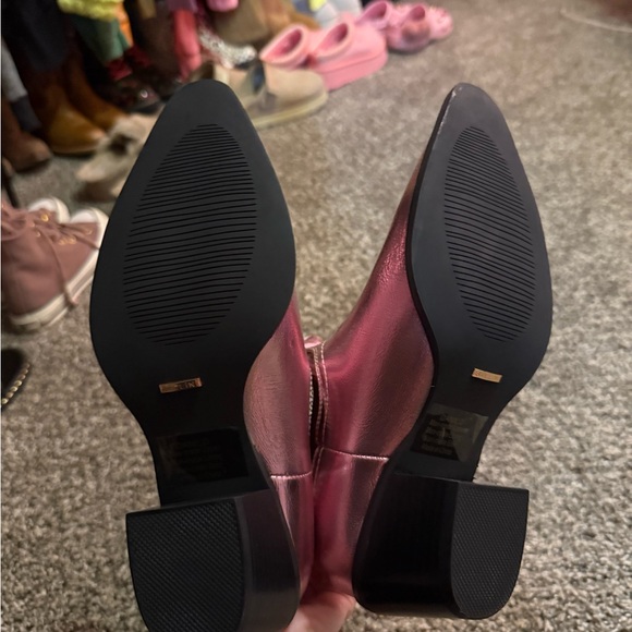 Lulu's Shiny Pink Heeled Boots - Picture 5 of 5